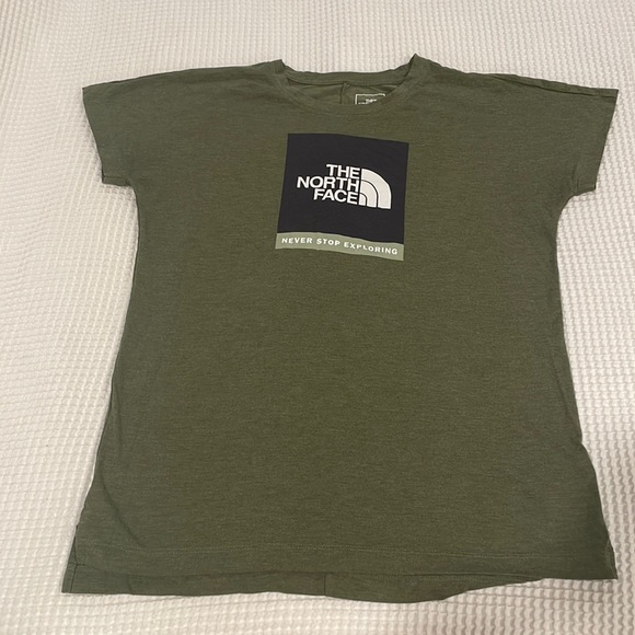North Face Tee - Picture 2 of 4